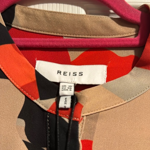 BNWT Reiss Minidress size 6. Colors are tan,black, red. Lining, belt, w/pockets - Picture 4 of 10